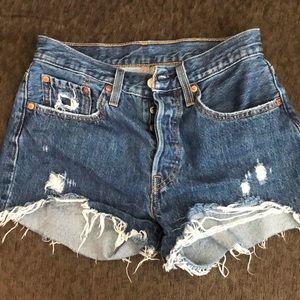 New Levi’s shorts. Perfect condition!